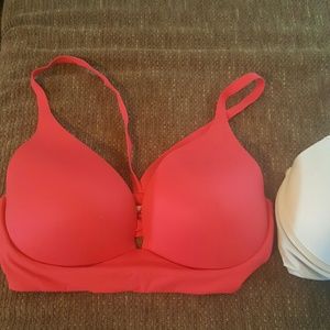 Victoria's Secret lightly lined plunged bra